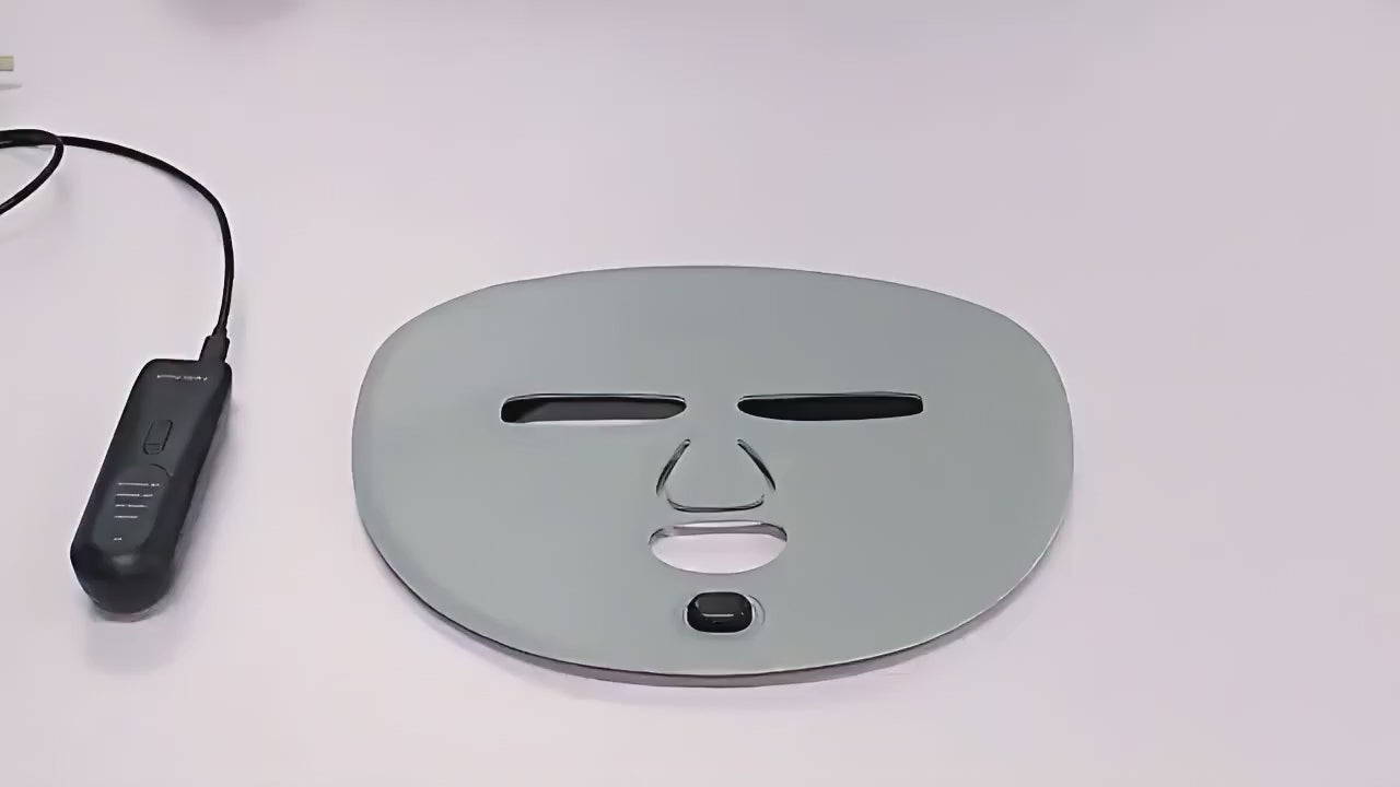 LED LIGHT THERAPY FACE MASK — ACNE, DARK SPOTS & COLLAGEN · 332 LEDs · RECHARGEABLE CONTROLLER